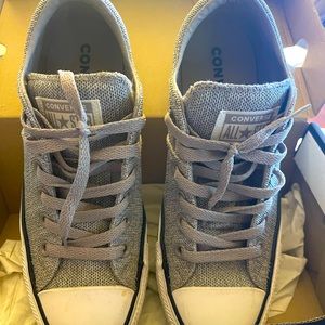 Women’s size 8 Converse